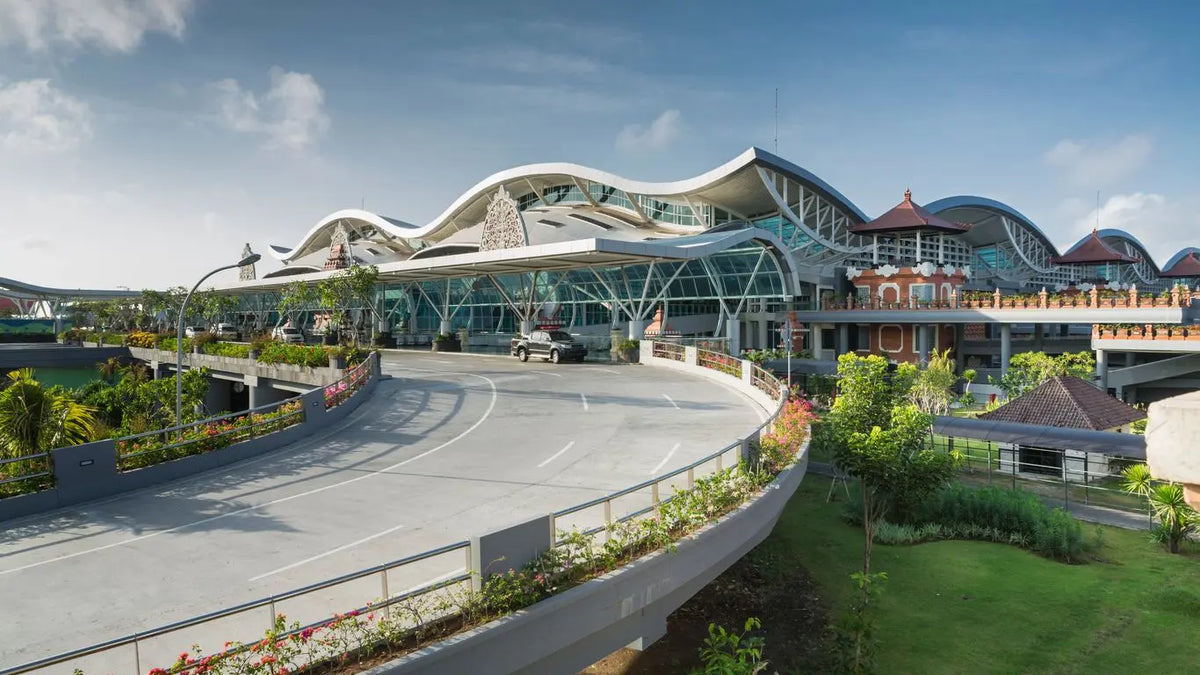 Ankomsthallen på Ngurah Rai-flyplassen i Denpasar på Bali