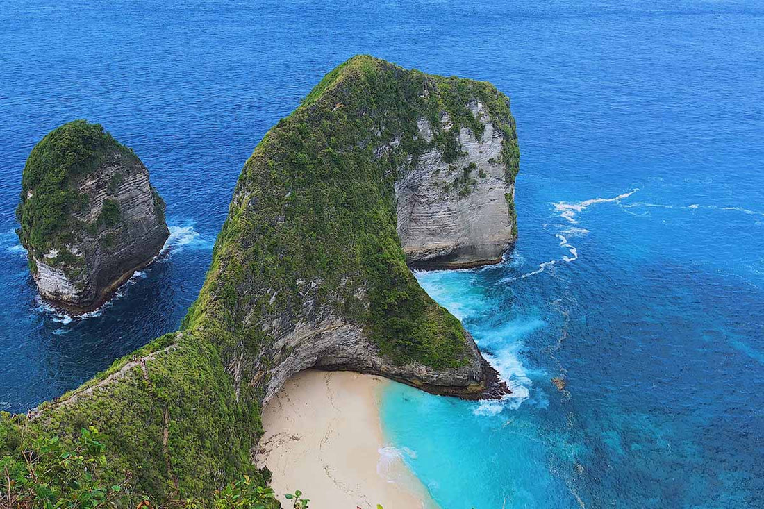 Nusa Penida Kelingking Beach utsikt klipp turkis hav 2026